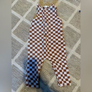 Rylee + Cru Tan and White Checkered Outfit